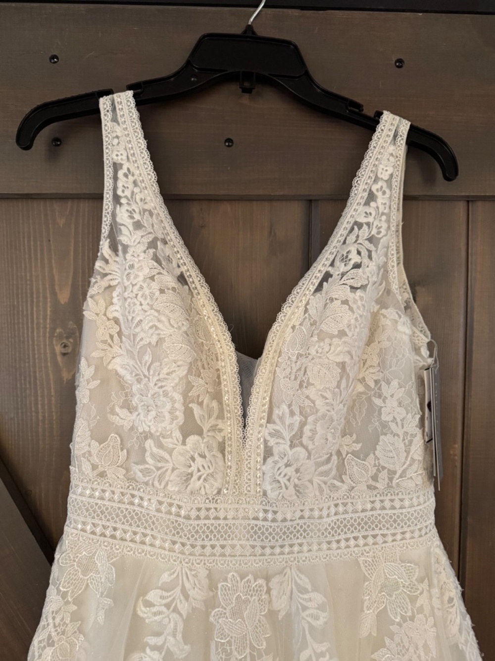 Oleg Cassini ivory wedding dress size 8 - Picture 4 of 7